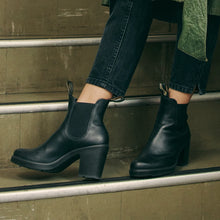 Load image into Gallery viewer, Blundstone Women's Series #2365 High Heel Black
