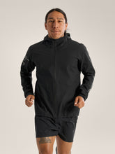 Load image into Gallery viewer, Arcteryx Norvan Windshell Hoody Jacket
